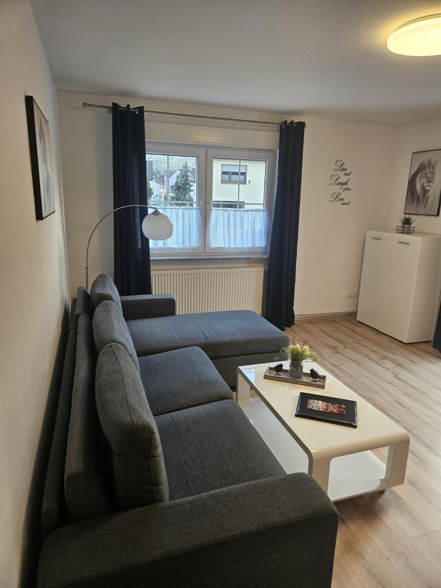 Hakans Moselblick Ferienwohnung Treis-Karden Exterior photo